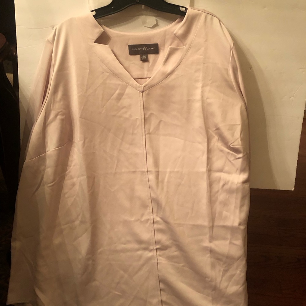 Elizabeth Clark long sleeve, pretty neckline